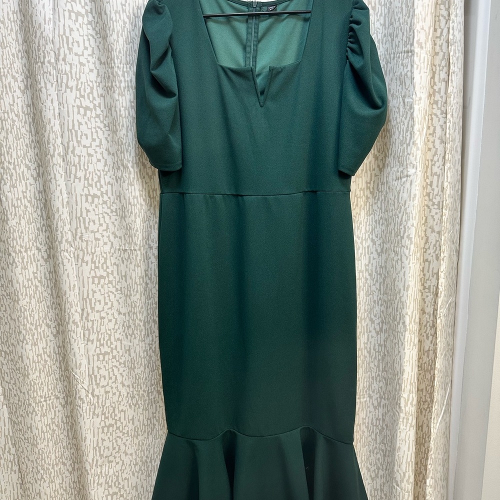 2 Elegant Women’s Dresses